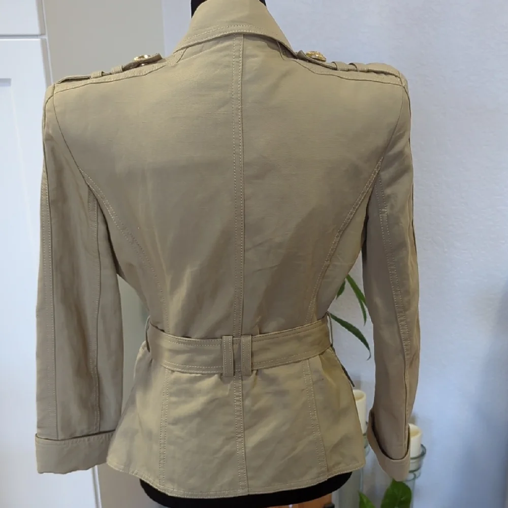 Balmain Beige Double-Breasted Trench Coat with Gold Buttons - Picture 4 of 7